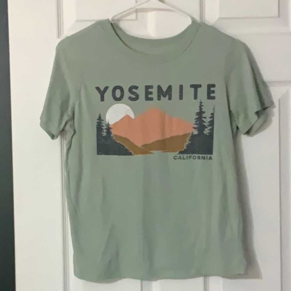 Women’s Yosemite Short Sleeve Graphic Tee, Size S